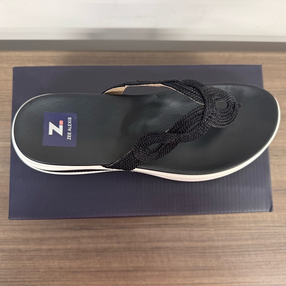 Zee Alexis Black SYLVIA FLIP FLOP MEMORY FOAM SANDALS - Picture 4 of 5